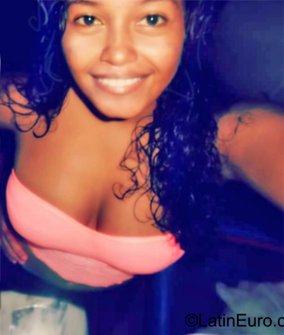 Date this foxy Colombia girl Fernanda from Bogota CO17995