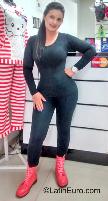 Date this athletic Colombia girl Sara from Bogota CO18021