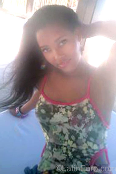 Date this charming Dominican Republic girl Alexia from La Vega DO23292