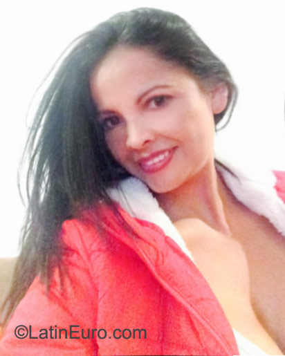 Date this young Colombia girl Tatia from Bogota CO18035