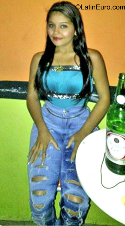 Date this sultry Dominican Republic girl Yocastra from Santo Domingo DO23316