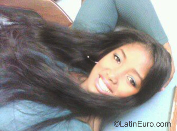 Date this beautiful Dominican Republic girl Ivalisa from Santo Domingo DO23398