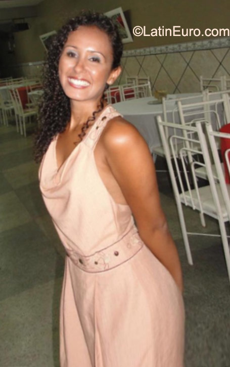 Date this hard body Brazil girl Analidia from Rio De Janeiro BR9999