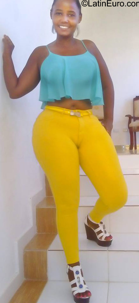 Date this pretty Dominican Republic girl Lidia from Puerto Plata DO23467