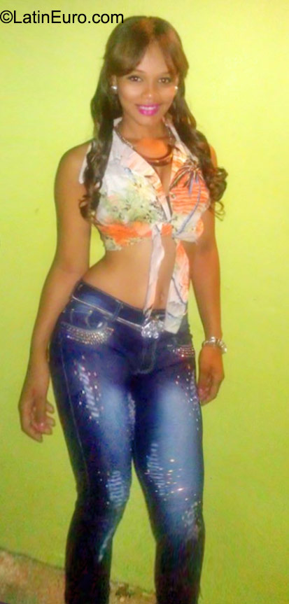 Date this passionate Dominican Republic girl Lisandria from Puerto plata DO23497