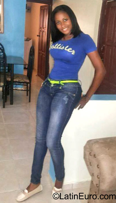 Date this exotic Dominican Republic girl Lisbeth from Santo Domingo DO23517