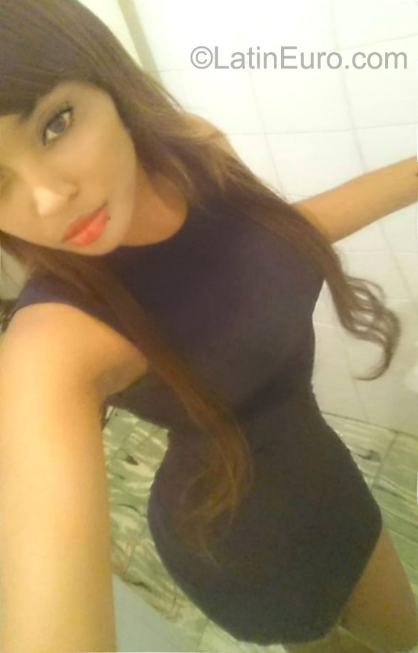 Date this funny Dominican Republic girl Maria from Santo Domingo DO23541
