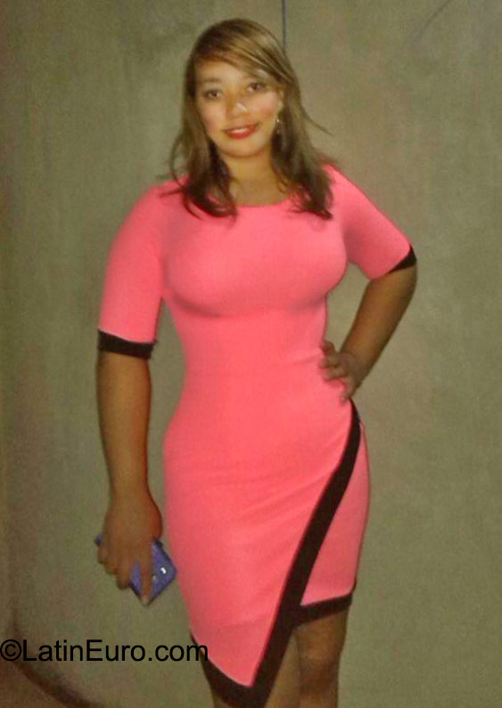 Date this georgeous Dominican Republic girl Yesenia from Santo Domingo DO23547