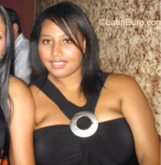 Date this funny Colombia girl Melisa from Cali CO18144