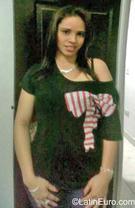 Date this pretty Colombia girl Ana Maria from Bogota CO18146