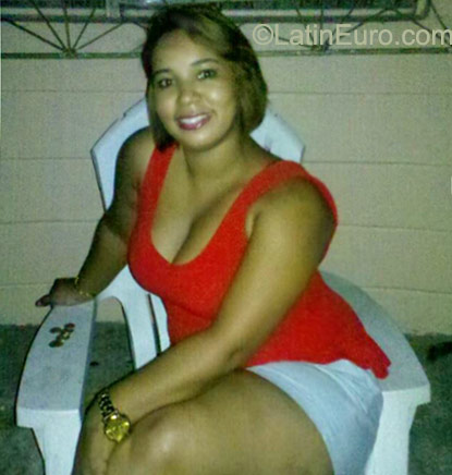 Date this happy Dominican Republic girl Yeny from Santo Domingo DO23590