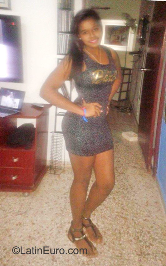 Date this georgeous Dominican Republic girl Masiel from Santo Domingo DO23610