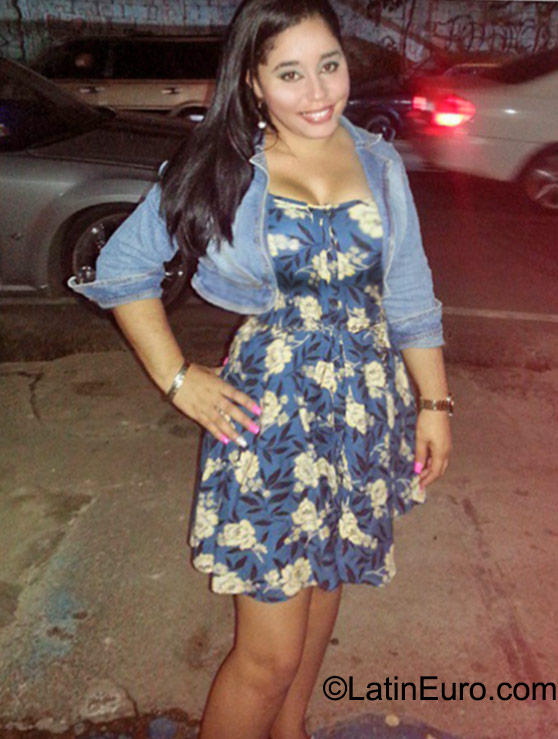 Date this nice looking Dominican Republic girl Rosa from Santiago DO23629
