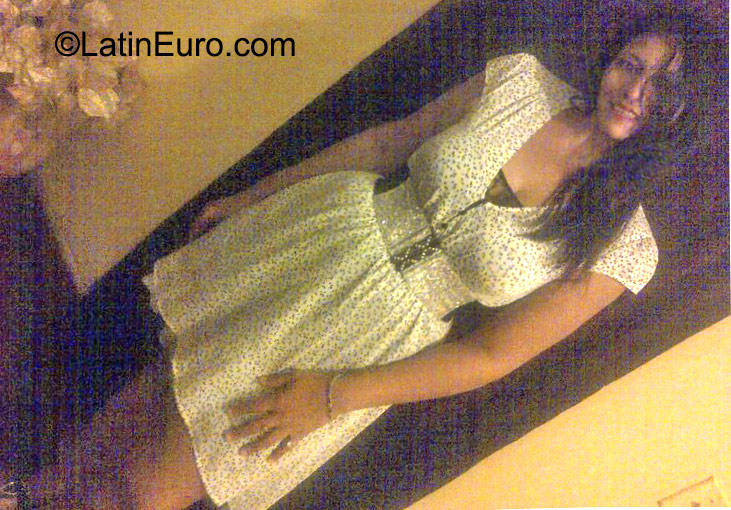 Date this nice looking Dominican Republic girl Ramona from Santo Domingo DO23641