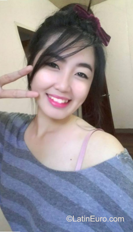 Date this lovely Philippines girl Daniela from Manila PH827