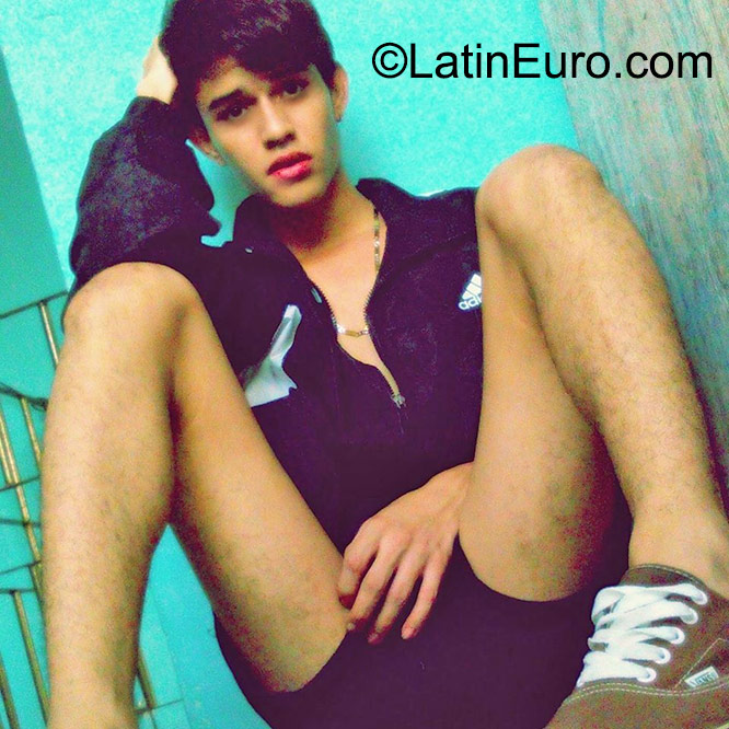 Date this athletic Colombia man Juan from Barranquilla CO18185