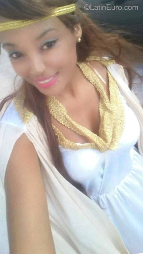 Date this lovely Dominican Republic girl La Chanty from Santo Domingo DO23656