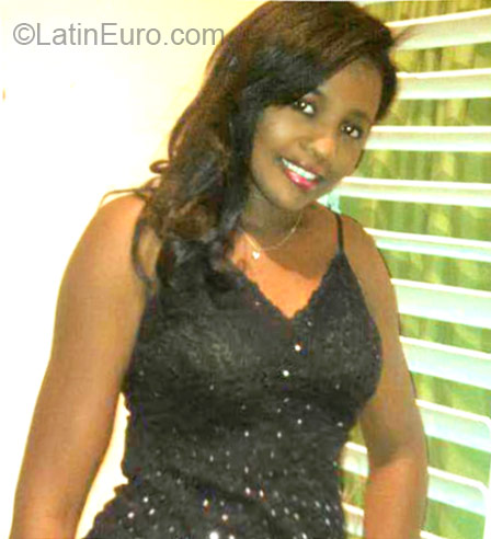 Date this lovely Dominican Republic girl Virtedes from santo domimgo DO23775