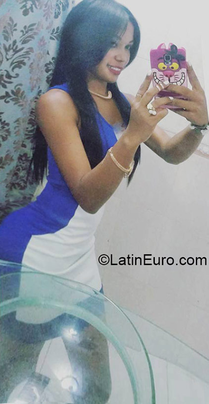 Date this good-looking Dominican Republic girl Fanny from Santo Domingo DO23782