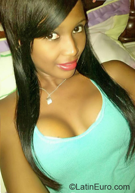 Date this lovely Dominican Republic girl Rosaalba from Santo Domingo DO23881