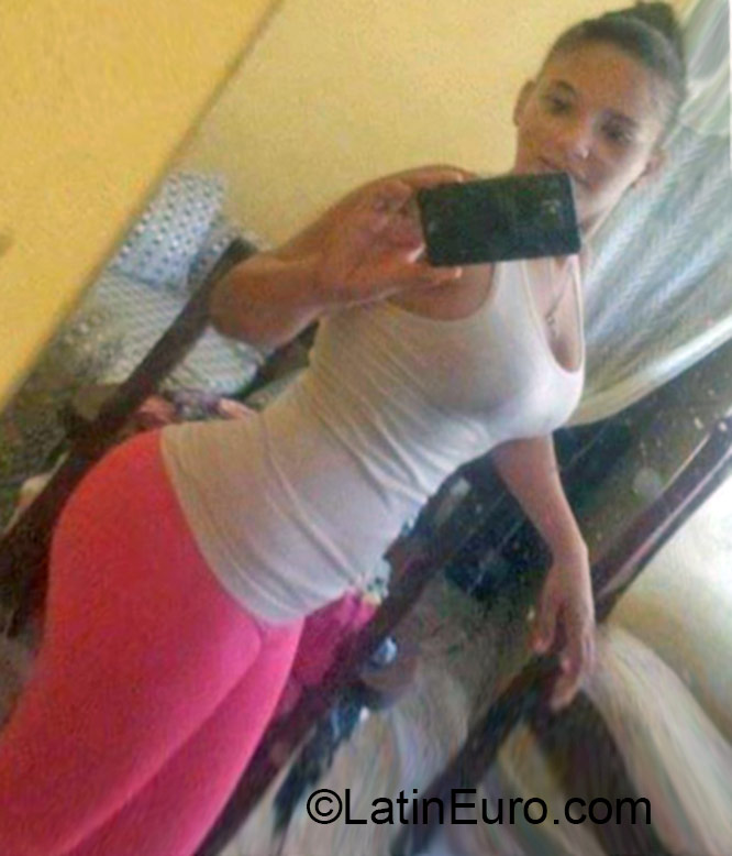 Date this delightful Dominican Republic girl Leidy from Santiago DO24189