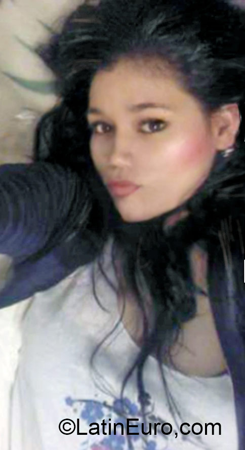 Date this young Colombia girl Stefania from Bogota CO18385