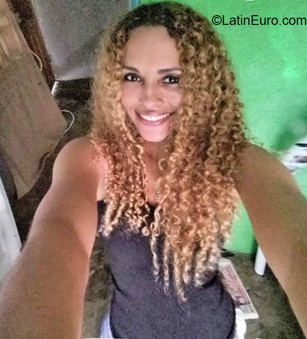 Date this pretty Panama girl Esther from Panama PA799