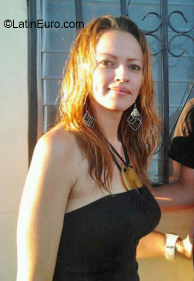 Date this nice looking Honduras girl Sara from Tegucigalpa HN1878