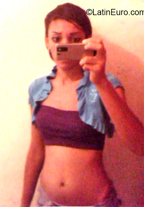 Date this hard body Dominican Republic girl Jonathia massiel from Santo Domingo DO24294