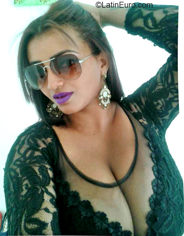 Date this hot Brazil girl Alana from ilheus BR9537