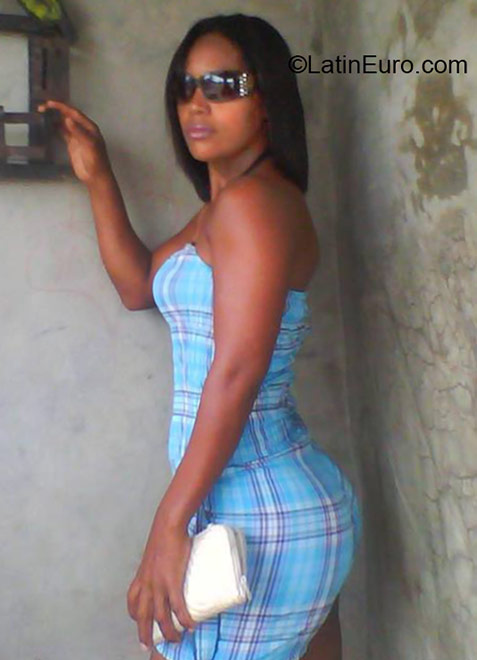 Date this sultry Dominican Republic girl Rosa from San Pedro de Macoris DO24443