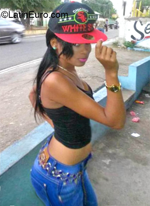 Date this cute Dominican Republic girl Maria isabel from Santo Domingo DO24480