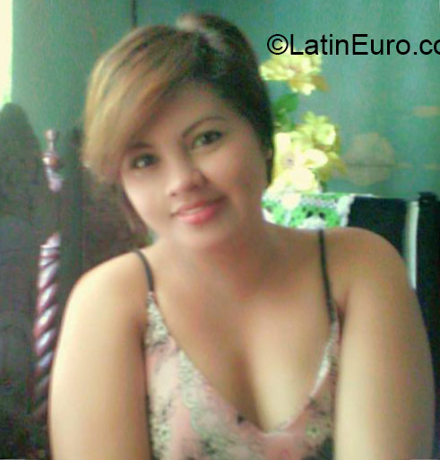 Date this beautiful Philippines girl Caran from Manila PH860
