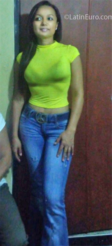 Date this delightful Colombia girl Paula from Tulua CO18597