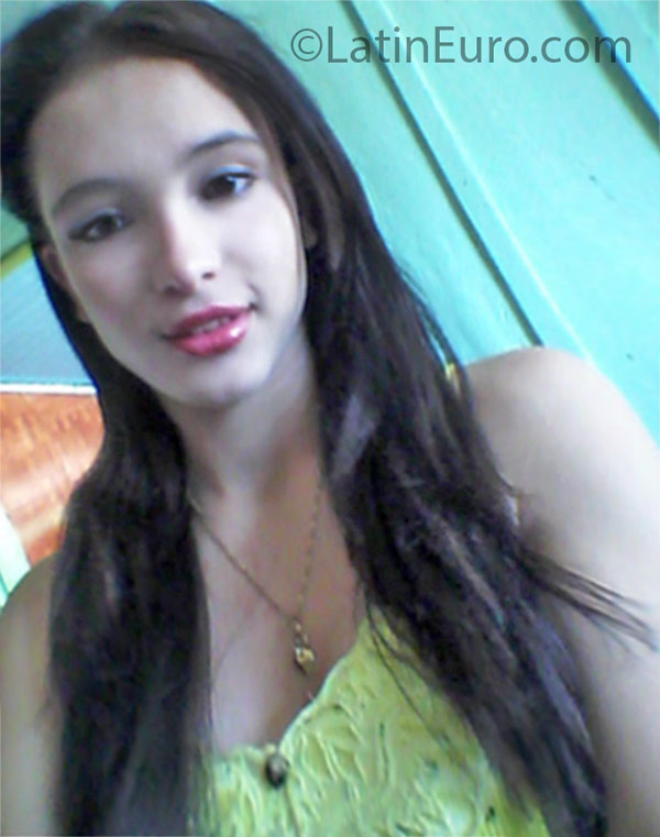 Date this gorgeous Brazil girl Daniela from Quedas do Iguacu BR9576