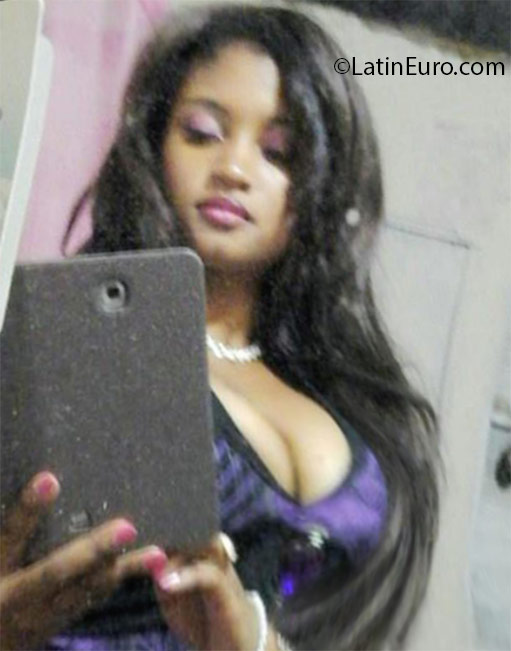 Date this happy Dominican Republic girl Jennie from Santo Domingo DO24928