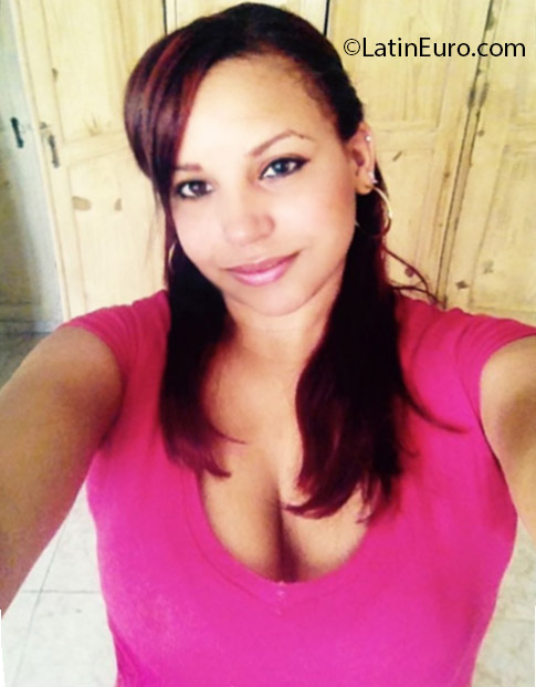 Date this beautiful Dominican Republic girl Caro from Santiago DO24977