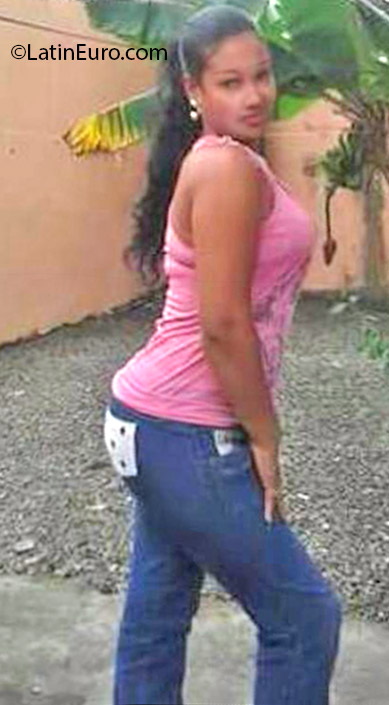 Date this exotic Dominican Republic girl Camen from Bonao DO24978