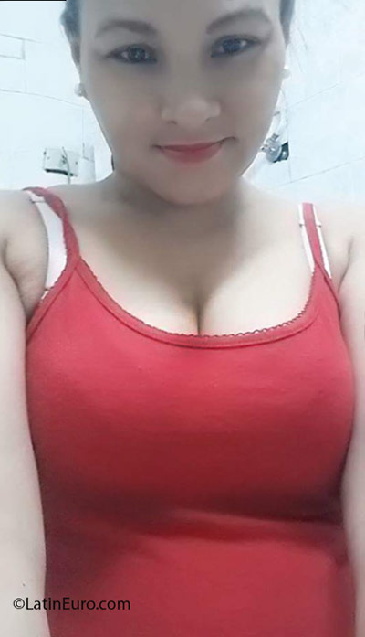 Date this passionate Philippines girl Lilibeth from Davao PH877