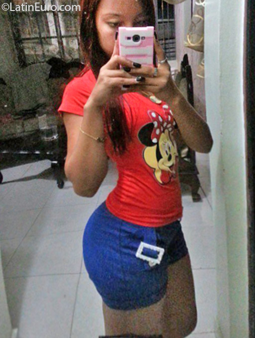 Date this athletic Dominican Republic girl Yunnedy from Puerto Plata DO25011