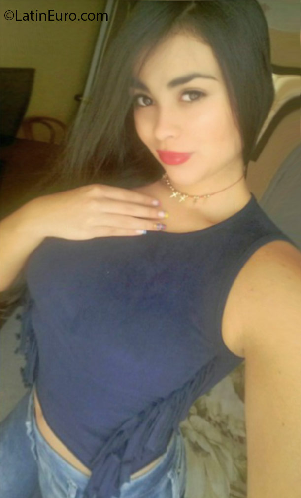 Date this funny Colombia girl Yuli from Pereira CO18678