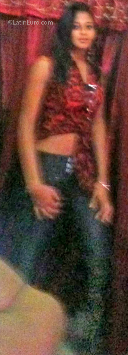 Date this hard body Dominican Republic girl Mariela from Santo Domingo DO25030
