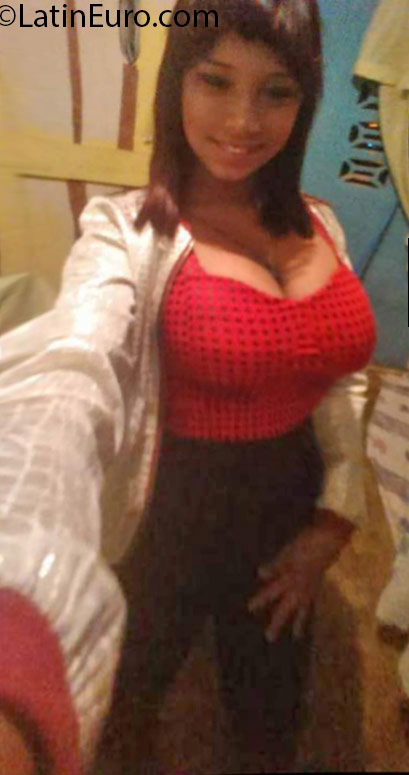 Date this georgeous Dominican Republic girl Milagros from Santo Domingo DO25081