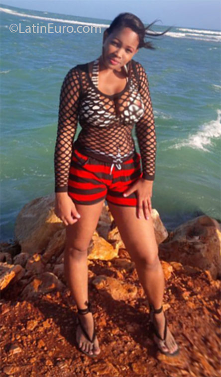 Date this cute Jamaica girl Bel423 from Kingston JM2270