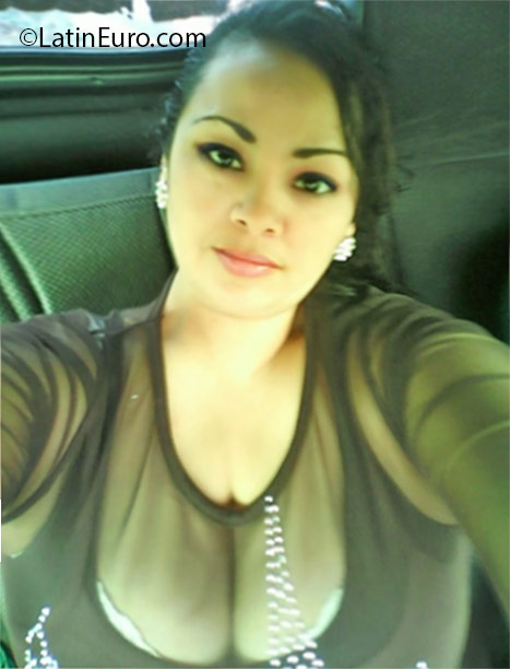 Date this attractive Honduras girl Elsa from Copan HN2090