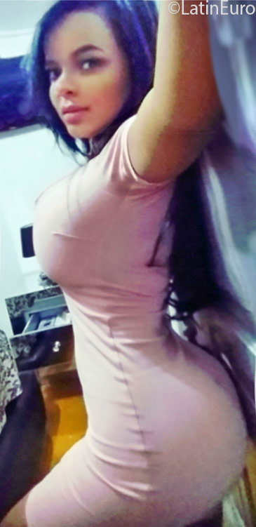 Date this pretty Dominican Republic girl Ashly from Maria Trinidad DO25322