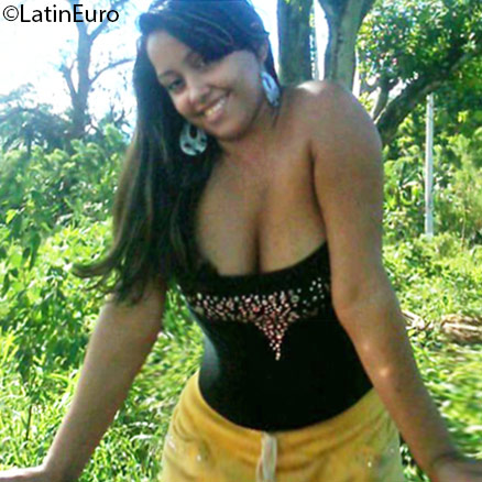 Date this good-looking Dominican Republic girl Yuberry from La Vega DO25511