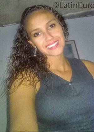 Date this attractive Colombia girl Shirley from Cali CO18860