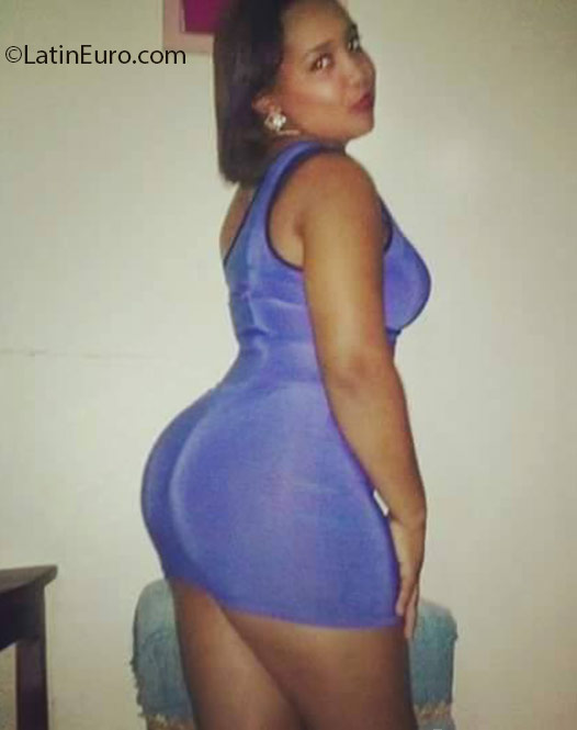 Date this attractive Dominican Republic girl Yolania from Bonao DO25553