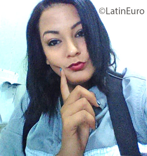 Date this gorgeous Brazil girl Luana from Paranaita BR9651